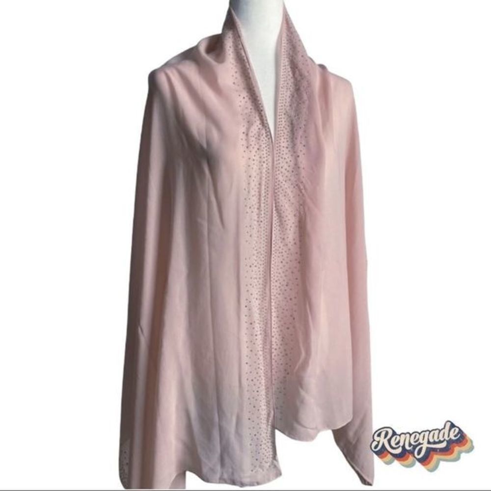 🎡 Pink Scarf with Rhinestones - Picture 3 of 11